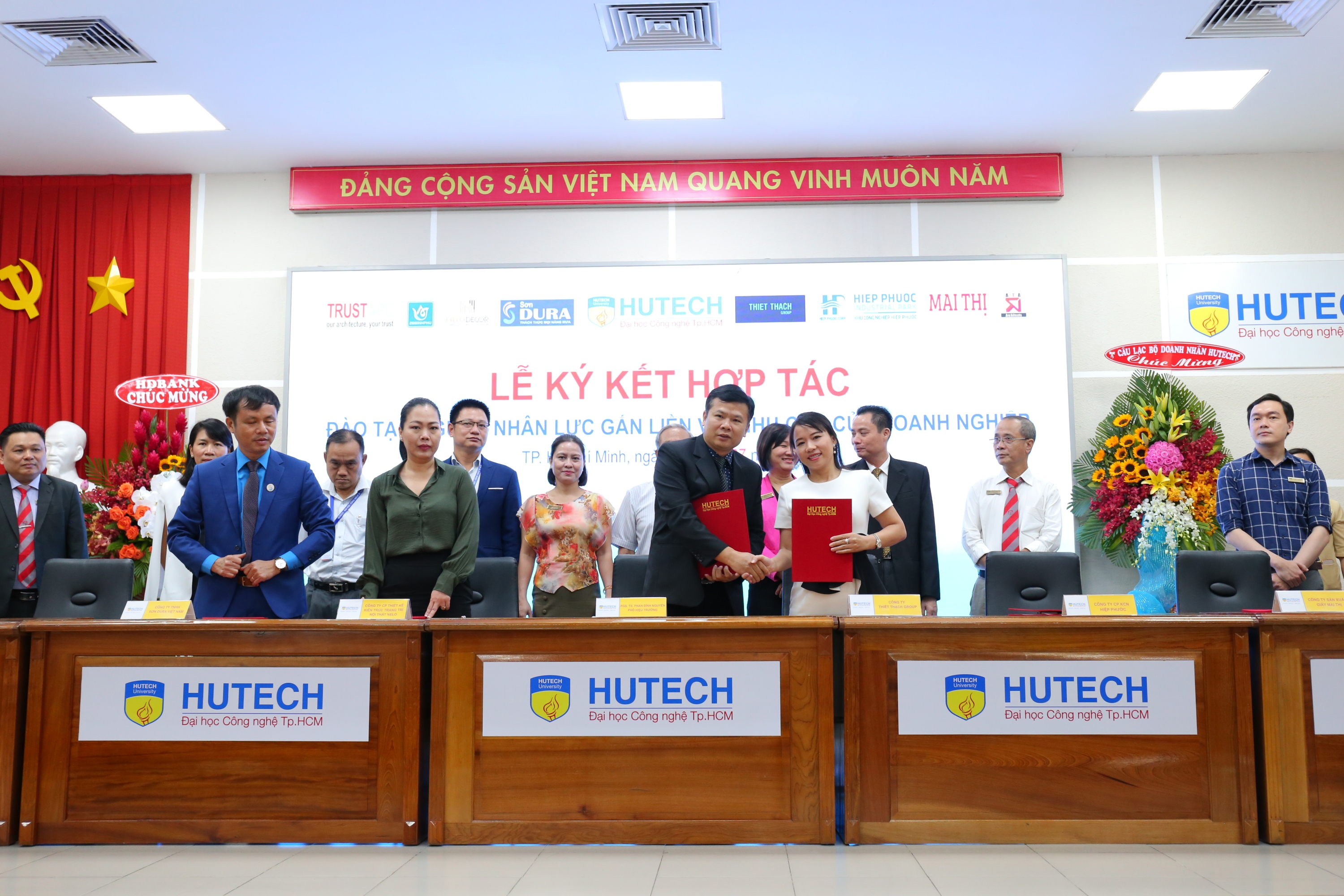 Ký kết thỏa thuận hợp tác Hutech Khu công nghiệp Hiệp Phước 5